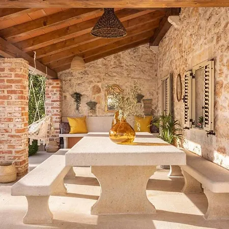 Om Shanti * Poreč